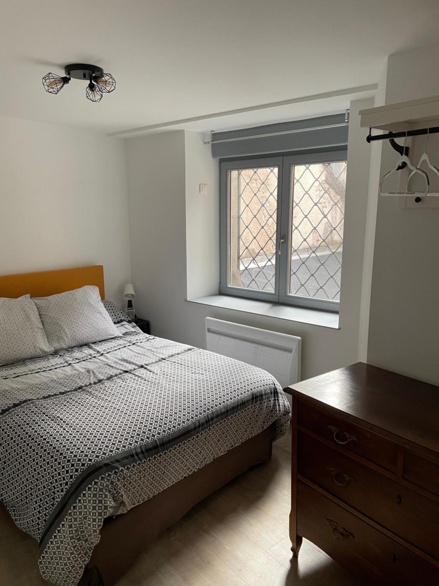 Apartment F2 Centre Historique Saint Colomban